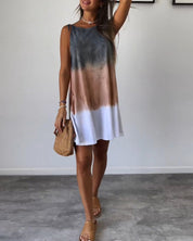 Mouwloze Vrijetijdsjurk in de kleur Grijs voor dames in stijl ideaal voor de zomer.