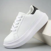 MQ | Ademende leren sneakers voor heren in de kleur Wit voor heren in stijl geschikt voor alle seizoenen.