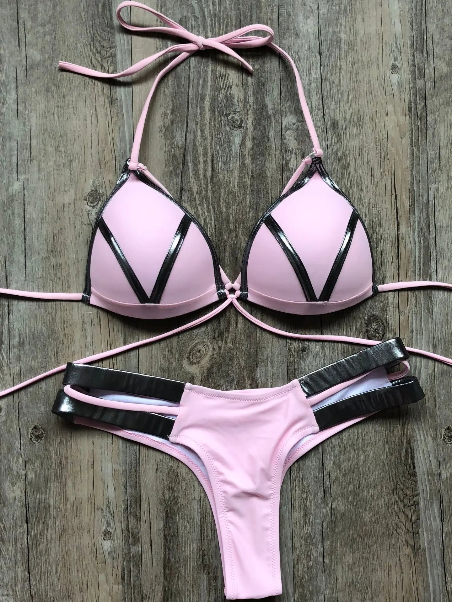 Naomi | Sexy & stijlvolle bikini in de kleur Roze voor dames in Beach stijl ideaal voor de zomer.