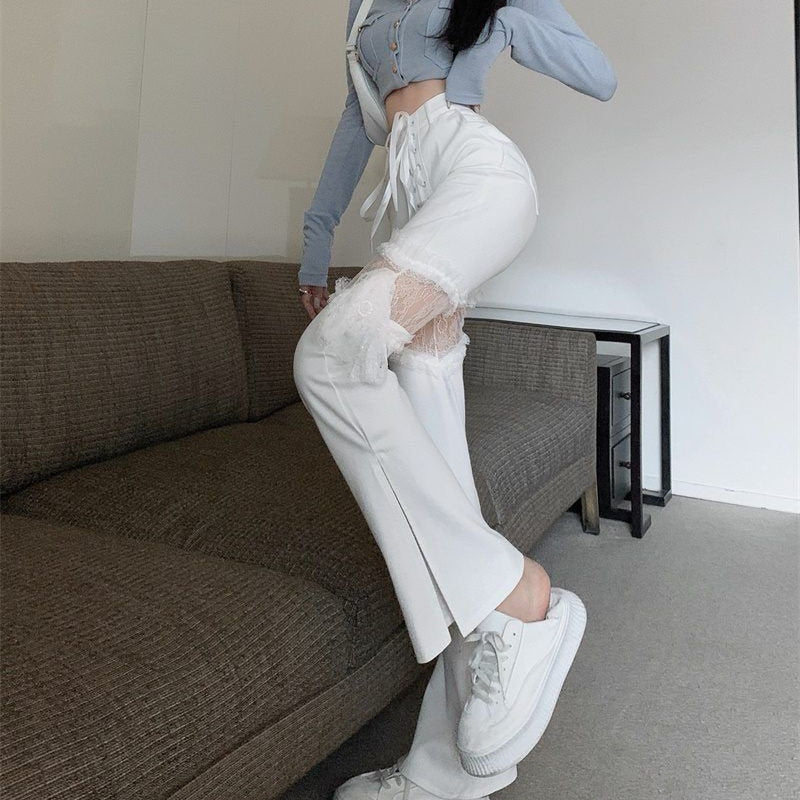 Natalia | Stijlvolle Punk Uitlopende Broek met Kant in de kleur Wit voor dames in Streetwear stijl ideaal voor de lente.