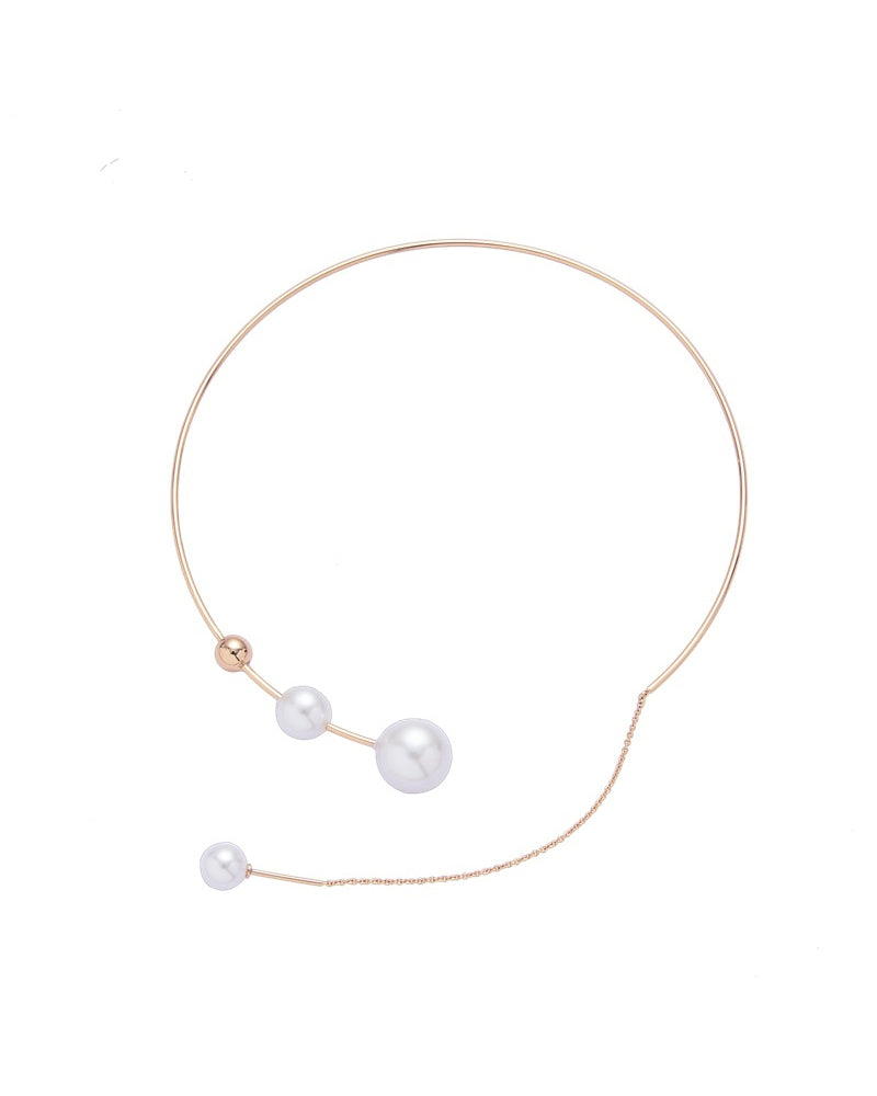 Nina | Claviculeketting met nep parel in de kleur Goud voor dames in stijl geschikt voor alle seizoenen.