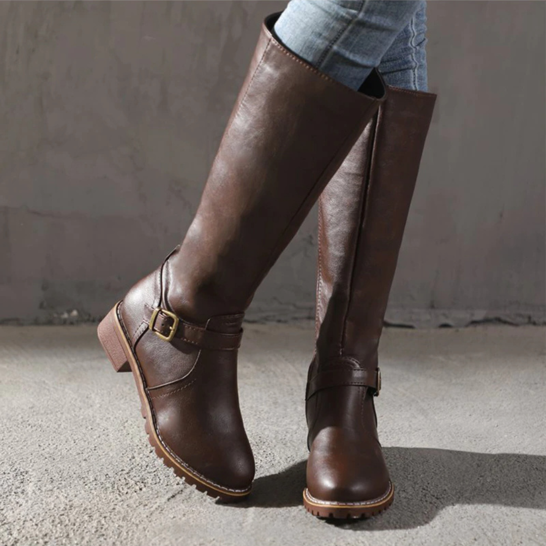 Nina | Dames mid-kalf laarzen met gesp in de kleur 35 voor dames in stijl ideaal voor de herfst.