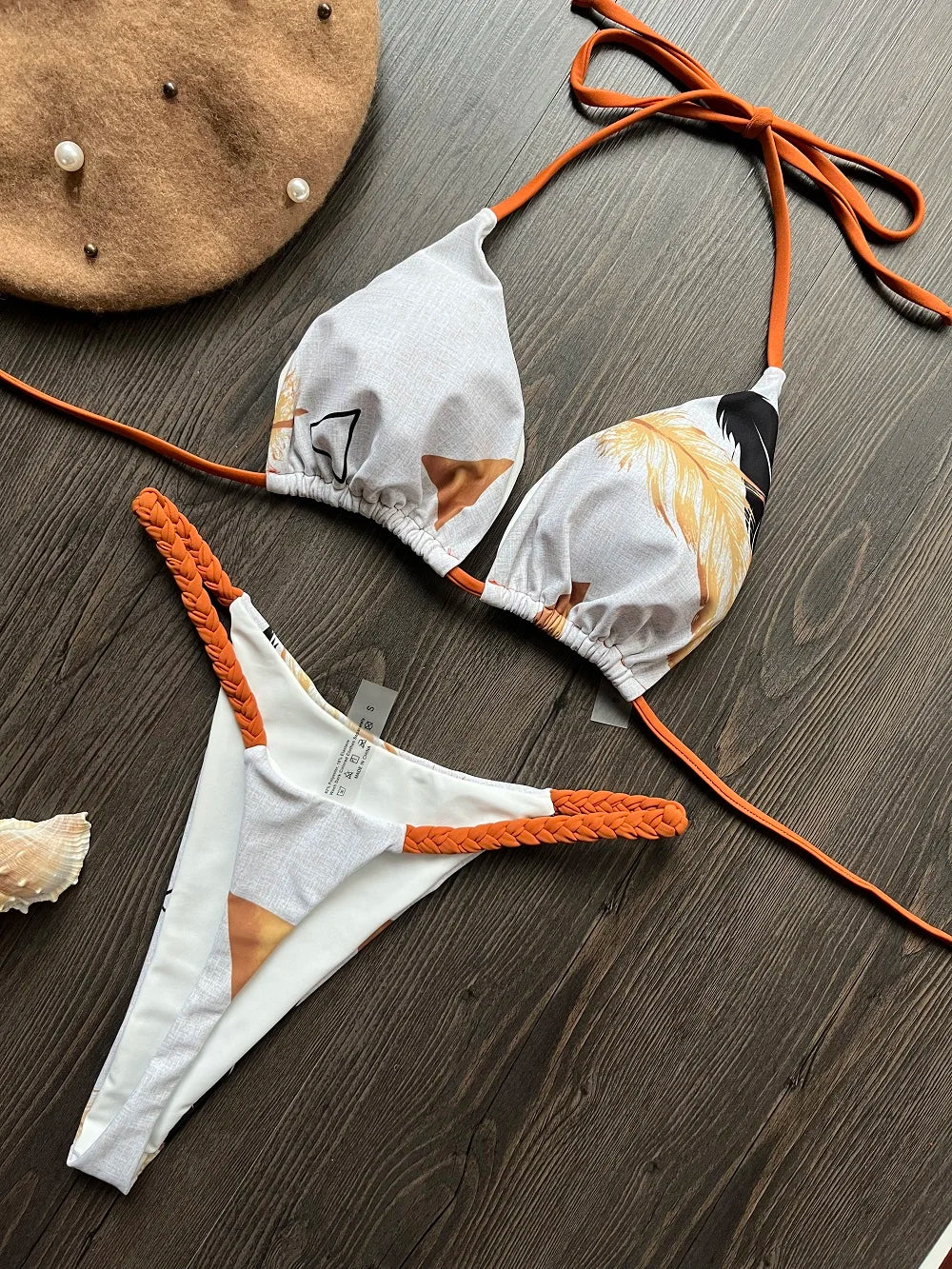 Nina | Kleurrijke & stijlvolle bikini in de kleur Gele Veer voor dames in Beach stijl ideaal voor de zomer.