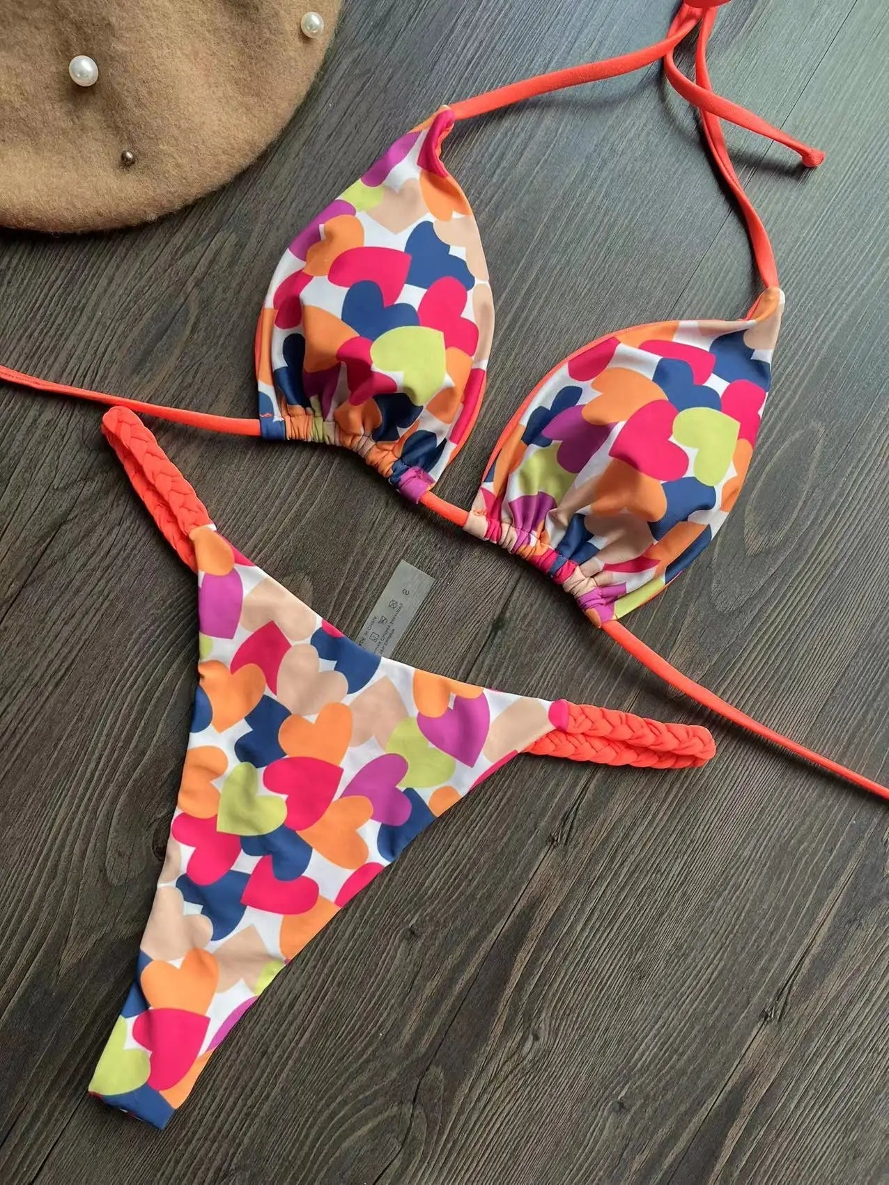 Nina | Kleurrijke & stijlvolle bikini in de kleur Meerkleurig Hart voor dames in Beach stijl ideaal voor de zomer.