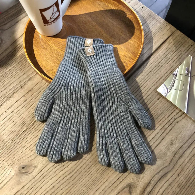Nina | Warme & stijlvolle gebreide dames handschoenen in de kleur Grijs voor dames in Lounge stijl ideaal voor de winter