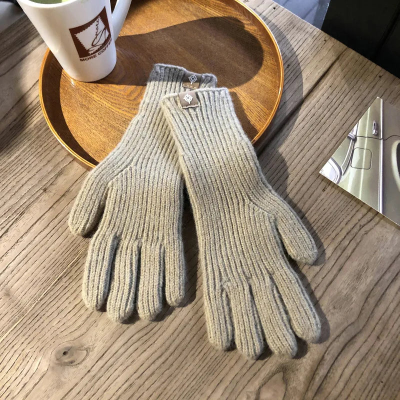 Nina | Warme & stijlvolle gebreide dames handschoenen in de kleur Khaki voor dames in Lounge stijl ideaal voor de winter