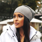 Nina | Zachte & stijlvolle beanie in de kleur Lichtgrijs voor dames in Lounge stijl ideaal voor de winter