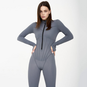 Noa | Strakke dames jumpsuit met ritssluiting in de kleur Grijs voor dames in Party stijl ideaal voor de lente.