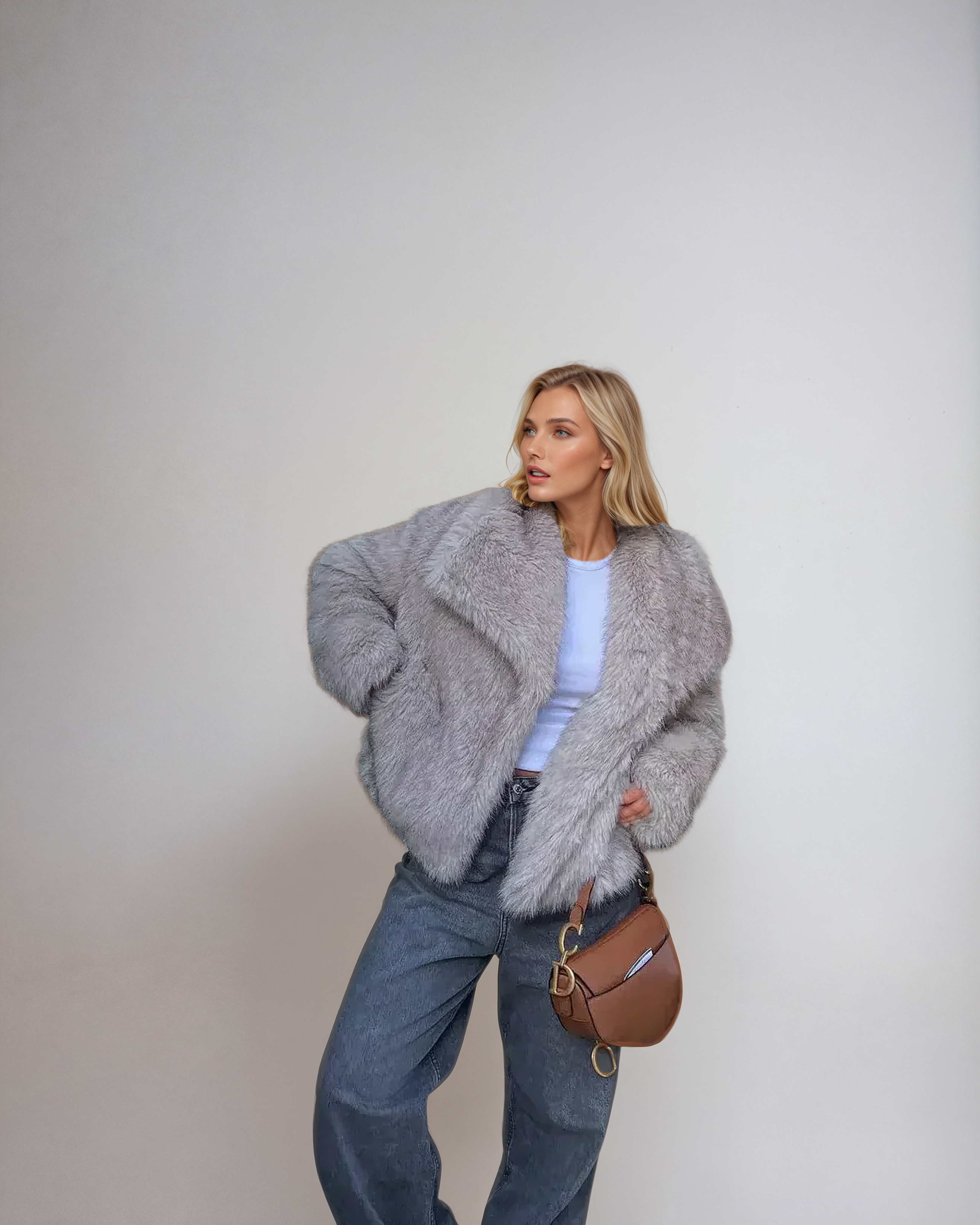 Noa | Warme Manteljas van bont in de kleur Beige voor dames in Lounge stijl ideaal voor de winter