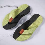 Orthopdische comfortabele teenslippers in de kleur Zwart voor dames in Beach stijl ideaal voor de zomer.