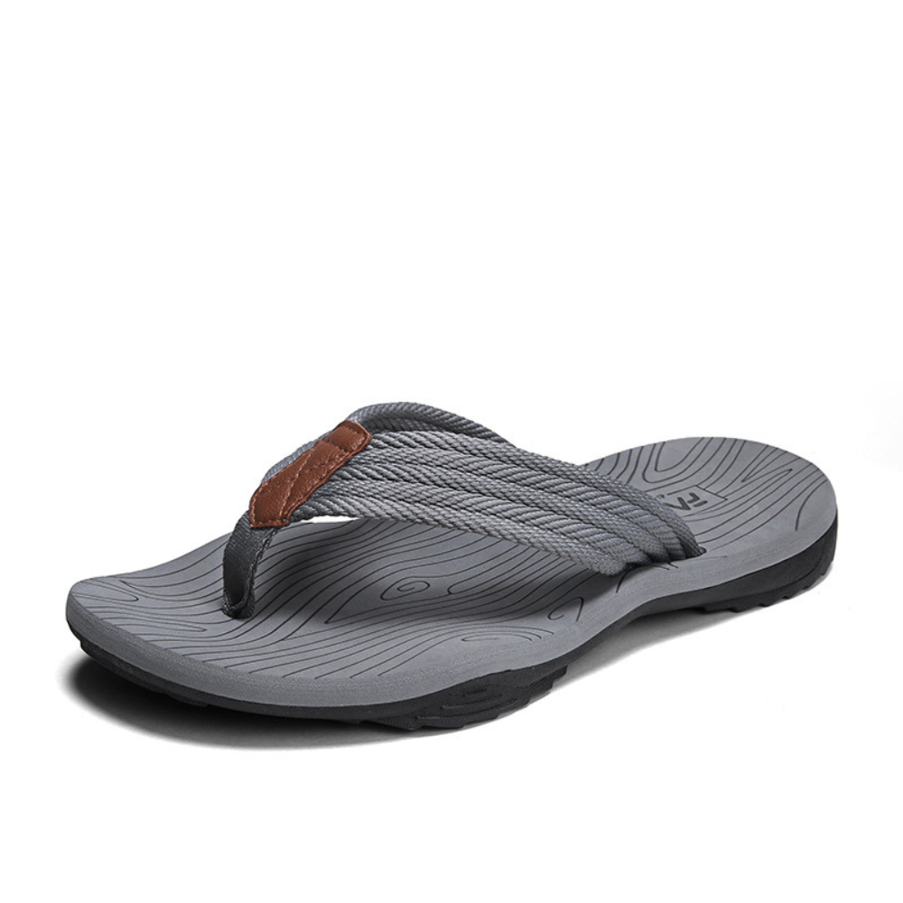 Orthopdische comfortabele teenslippers in de kleur Zwart voor dames in Beach stijl ideaal voor de zomer.