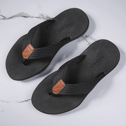 Orthopdische comfortabele teenslippers in de kleur Zwart voor dames in Beach stijl ideaal voor de zomer.