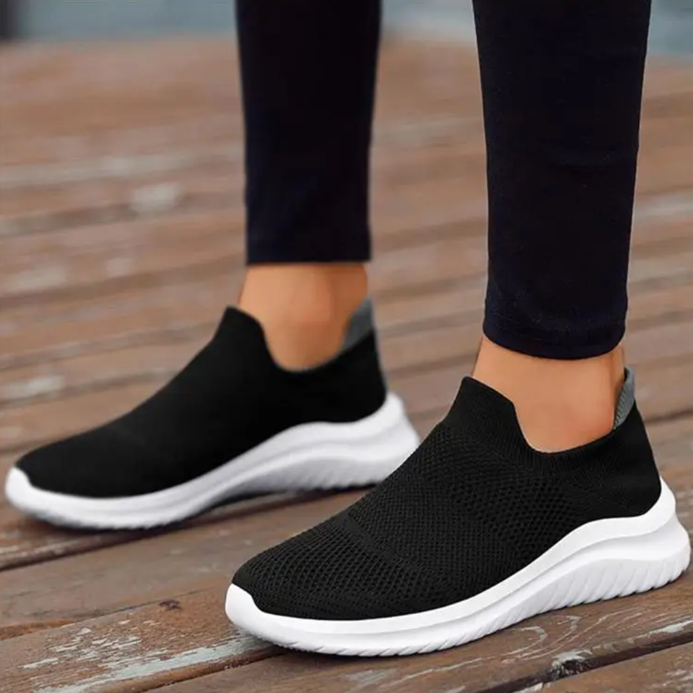 Orthopedische Comfortabele loafers in de kleur Zwart/Wit voor dames in Smart-casual stijl geschikt voor alle seizoenen.