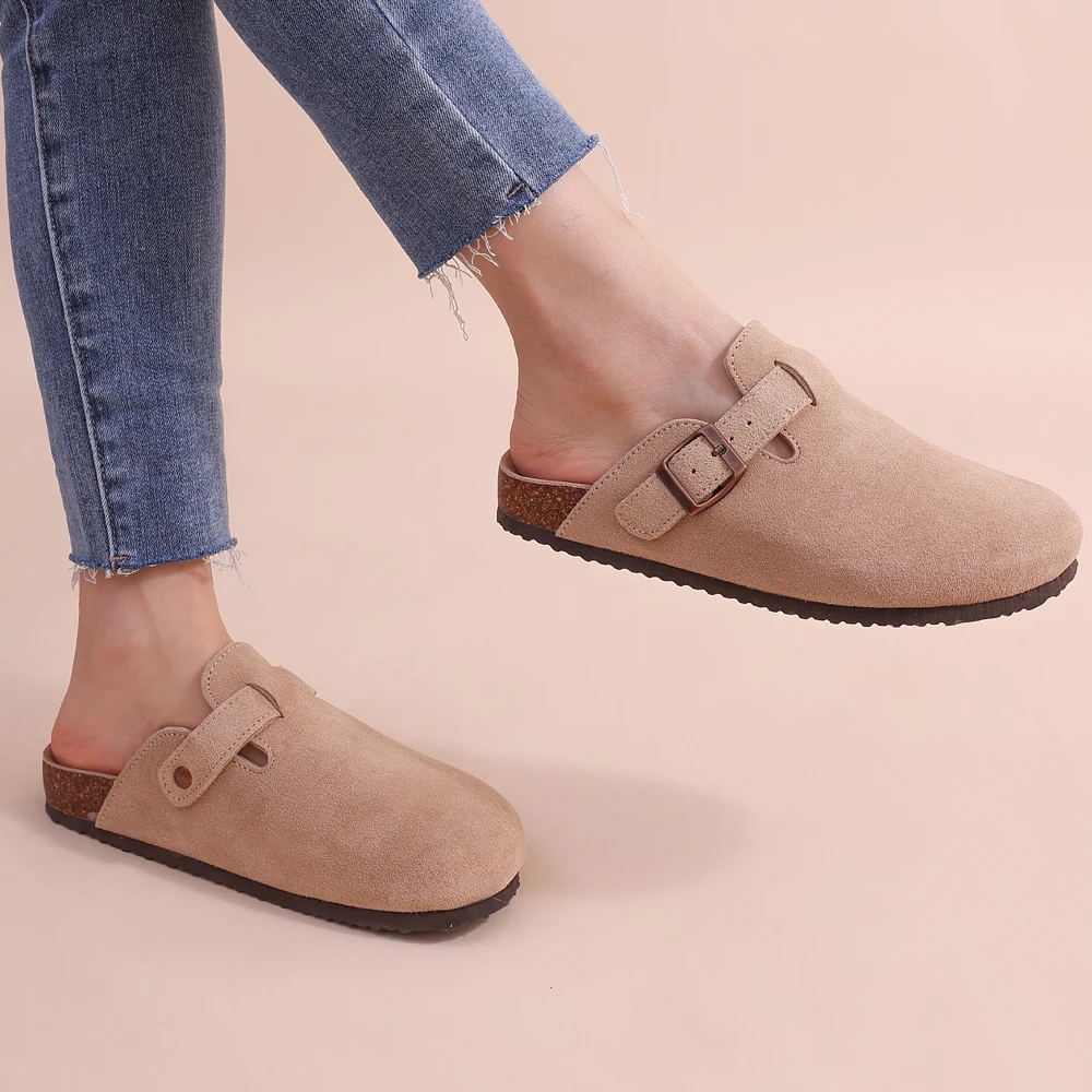 Orthopedische comfortabele pantoffels met voorgevormde voetbedden van kurk in de kleur Crème voor dames in stijl ideaal voor de lente.