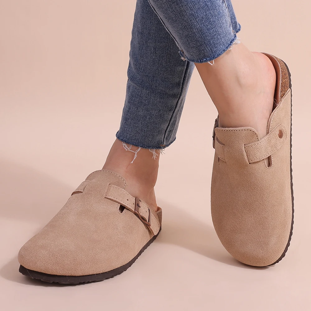 Orthopedische comfortabele pantoffels met voorgevormde voetbedden van kurk in de kleur Crème voor dames in stijl ideaal voor de lente.