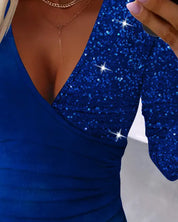 Overlaptop met contrasterende pailletten en ruches in de kleur Rood voor dames in Party stijl geschikt voor alle seizoenen.