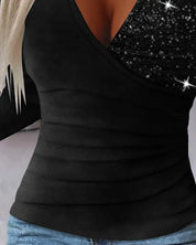 Overlaptop met contrasterende pailletten en ruches in de kleur Rood voor dames in Party stijl geschikt voor alle seizoenen.