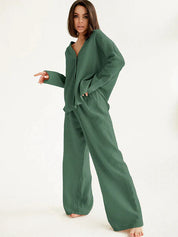 Oversized Cotton Loungewear Broek en Trui in de kleur Groen voor dames in Lounge stijl geschikt voor alle seizoenen.