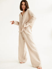 Oversized Cotton Loungewear Broek en Trui in de kleur Khaki voor dames in Lounge stijl geschikt voor alle seizoenen.