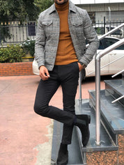 Herenjas - een perfecte combinatie van mode en functie voor elke gelegenheid. Gemaakt van hoogwaardige materialen voor ultiem comfort en duurzaamheid, en met een nadruk op moderne elegantie en veelzijdige bruikbaarheid.