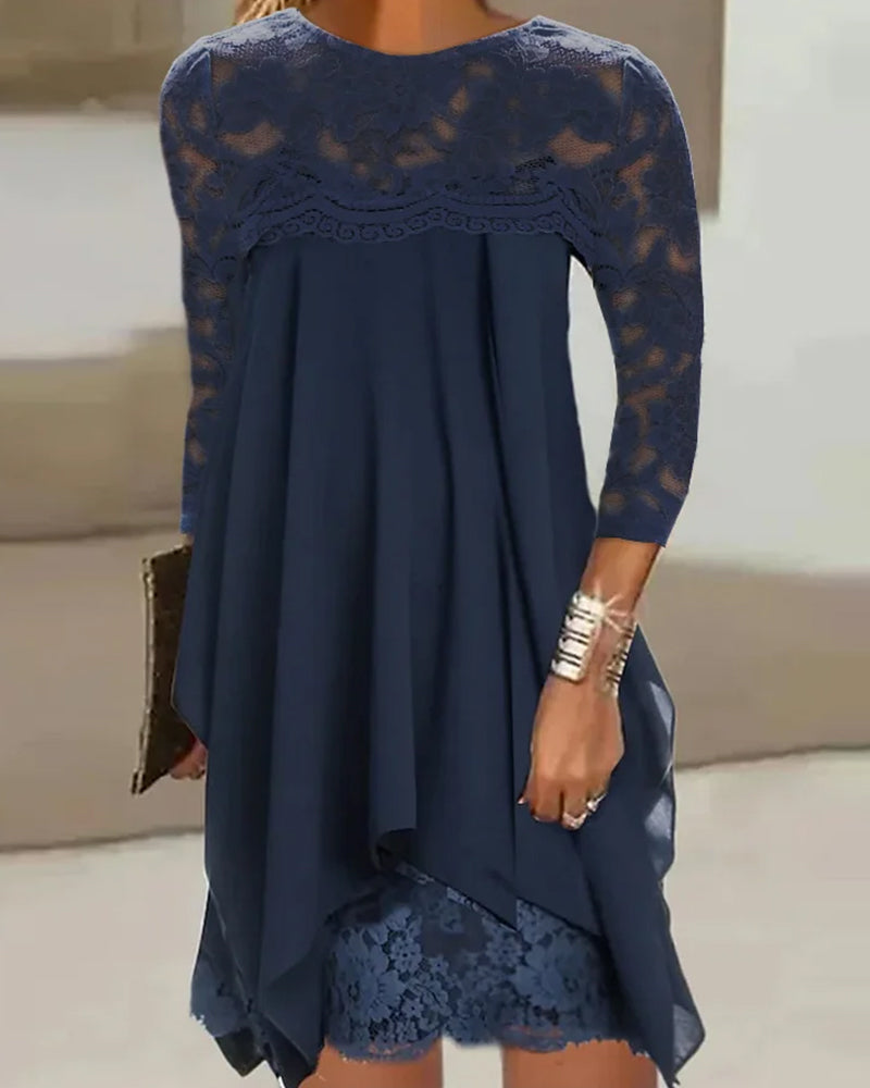 Romantische midi-jurk met kant en ronde hals in de kleur Marineblauw voor dames in stijl ideaal voor de herfst.