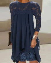 Romantische midi-jurk met kant en ronde hals in de kleur Marineblauw voor dames in stijl ideaal voor de herfst.