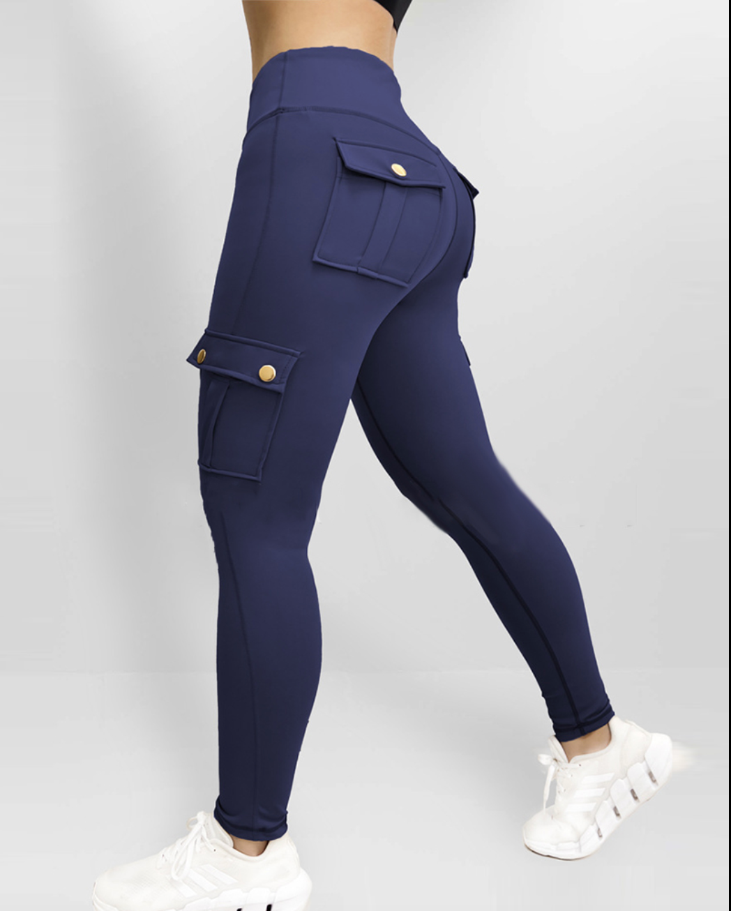 Roosmarijn | Dames cargobroek in de kleur Donkerblauw voor dames in Outdoor stijl ideaal voor de zomer.
