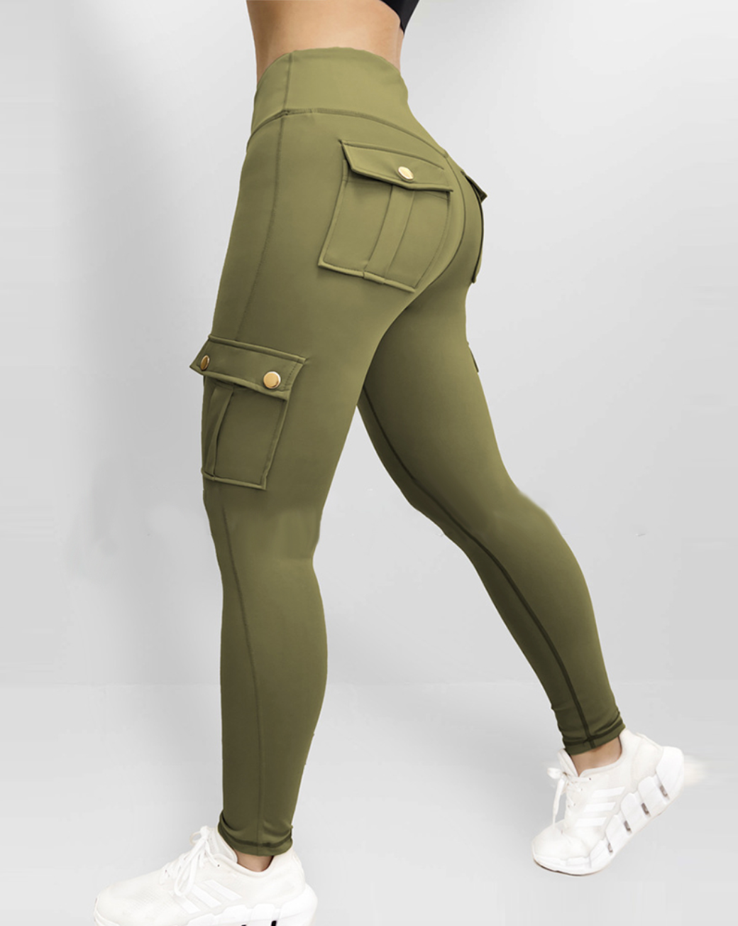 Roosmarijn | Dames cargobroek in de kleur Khaki voor dames in Outdoor stijl ideaal voor de zomer.
