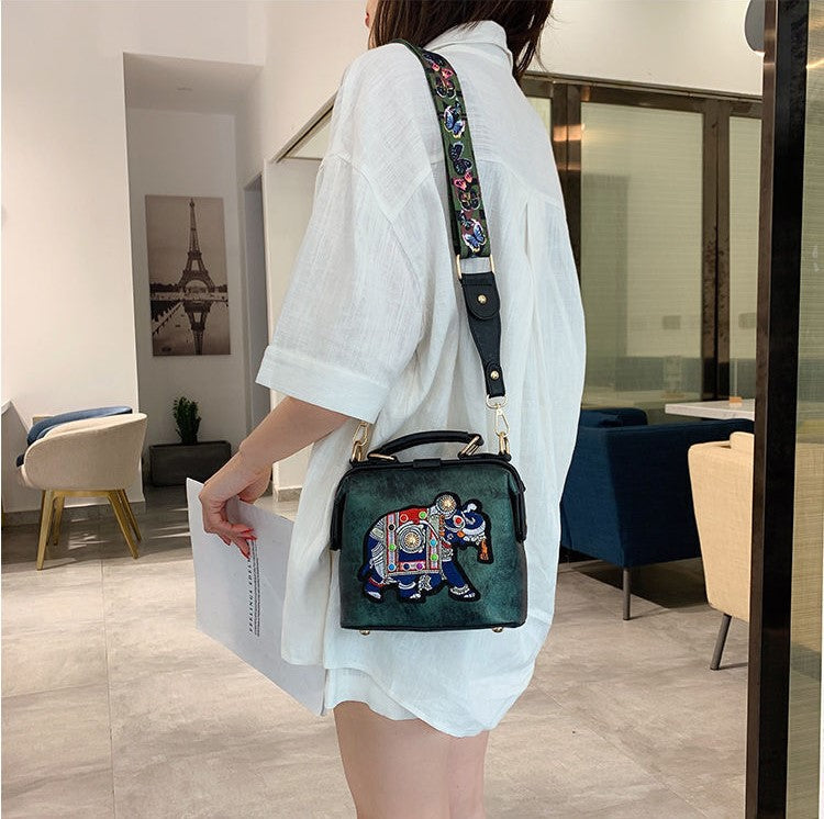 Roxy Crossbody Tas | Luxe & Uniek in de kleur Groen voor dames in stijl geschikt voor alle seizoenen.