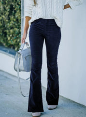 Ruby | High waist flare pants voor dames in de kleur Donkerblauw voor dames in stijl ideaal voor de lente.