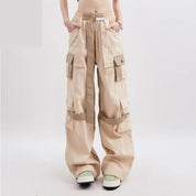 Sabrina | Baggy Cargo broek in de kleur Abrikoos voor dames in Outdoor stijl ideaal voor de herfst.