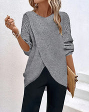 Sandra | Effen trui met ronde hals en split in de kleur Grijs voor dames in stijl ideaal voor de herfst.