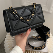 Savannah Gewatteerde Handtas | Stijlvol & trendy in de kleur Bruin voor dames in stijl geschikt voor alle seizoenen.