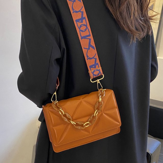 Savannah Gewatteerde Handtas | Stijlvol & trendy in de kleur Bruin voor dames in stijl geschikt voor alle seizoenen.