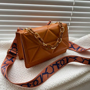 Savannah Gewatteerde Handtas | Stijlvol & trendy in de kleur Bruin voor dames in stijl geschikt voor alle seizoenen.