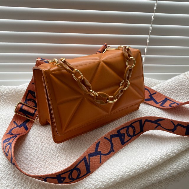 Savannah Gewatteerde Handtas | Stijlvol & trendy in de kleur Bruin voor dames in stijl geschikt voor alle seizoenen.