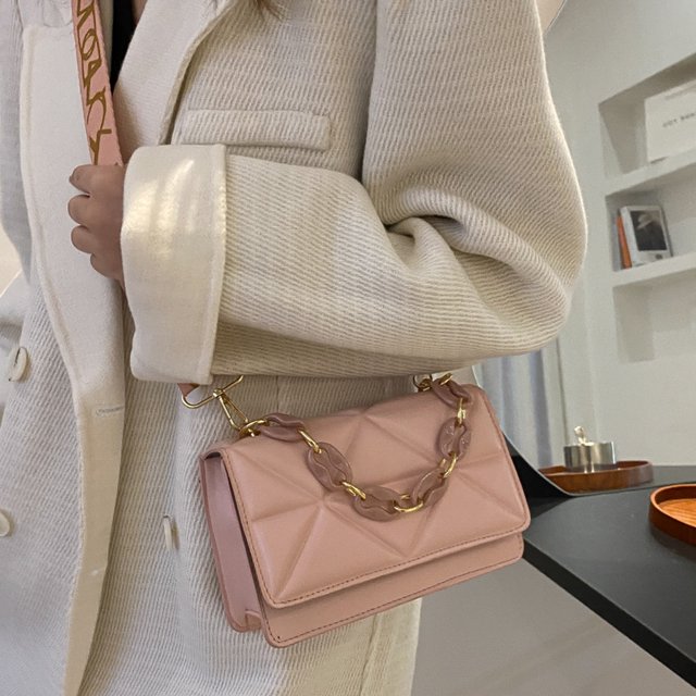 Savannah Gewatteerde Handtas | Stijlvol & trendy in de kleur Bruin voor dames in stijl geschikt voor alle seizoenen.