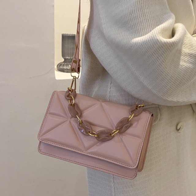 Savannah Gewatteerde Handtas | Stijlvol & trendy in de kleur Bruin voor dames in stijl geschikt voor alle seizoenen.