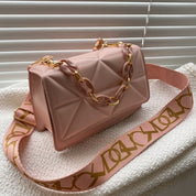 Savannah Gewatteerde Handtas | Stijlvol & trendy in de kleur Bruin voor dames in stijl geschikt voor alle seizoenen.