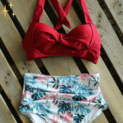 Sophie | Bikini set met hoge taille broekje en top in de kleur Rood voor dames in Beach stijl ideaal voor de zomer.