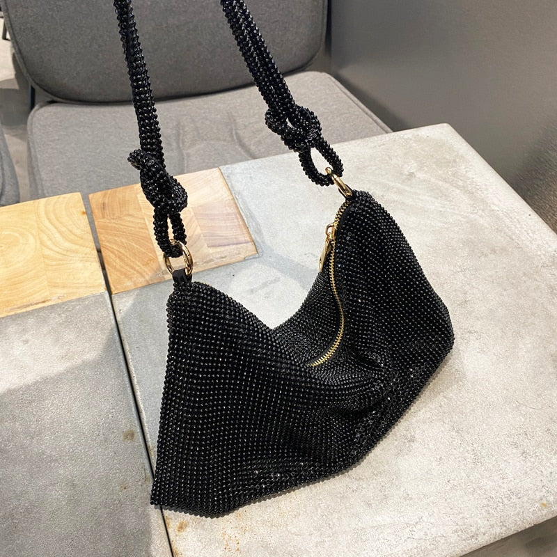 Sylvie Bag | Unieke tas om je outfit een upgrade te geven in de kleur Zilver voor dames in stijl geschikt voor alle seizoenen.