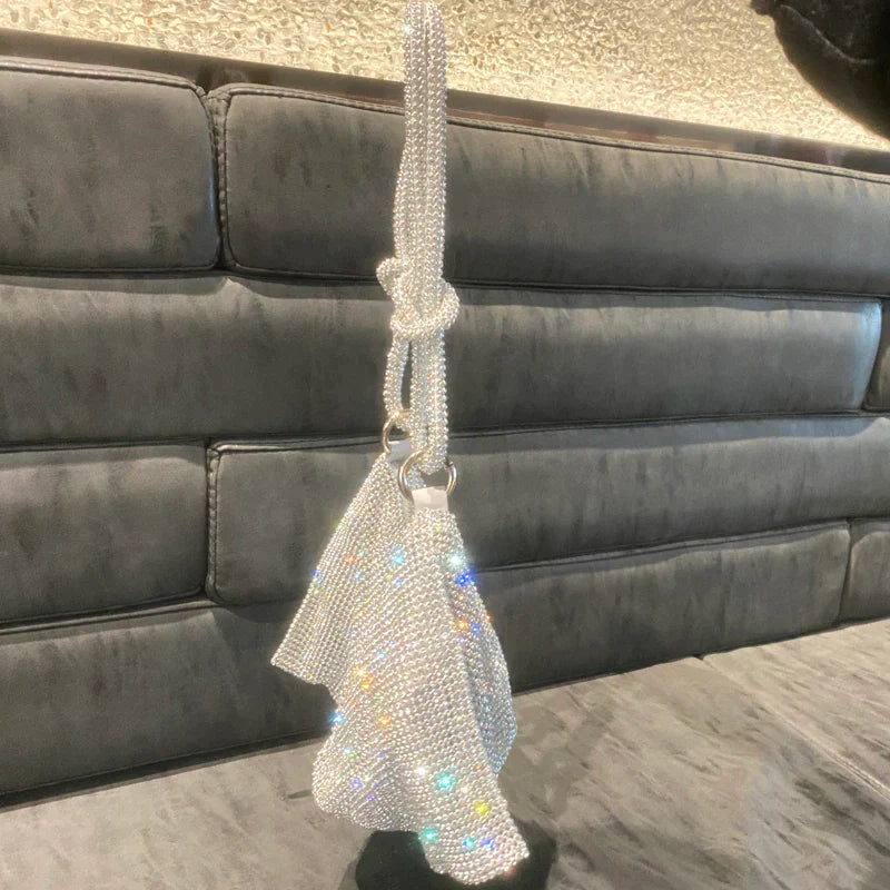 Sylvie Bag | Unieke tas om je outfit een upgrade te geven in de kleur Zilver voor dames in stijl geschikt voor alle seizoenen.