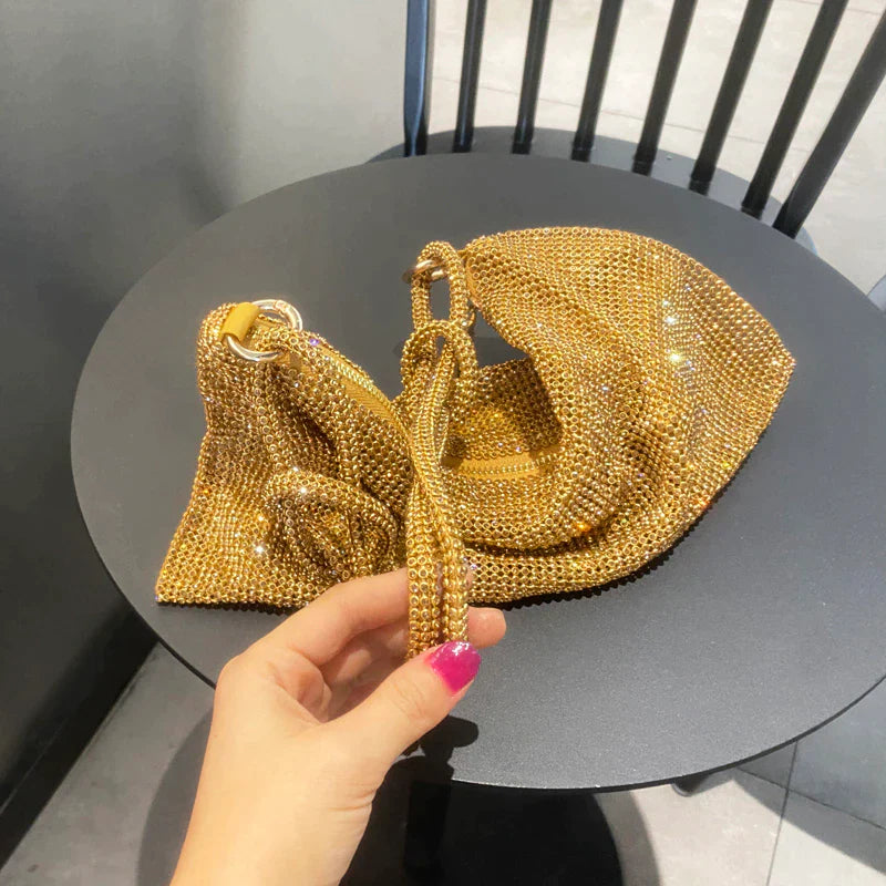 Sylvie Bag | Unieke tas om je outfit een upgrade te geven in de kleur Zilver voor dames in stijl geschikt voor alle seizoenen.
