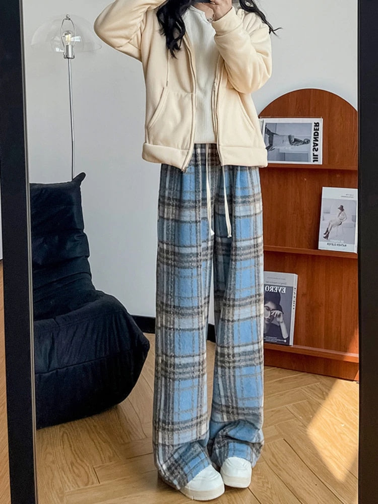 Tara | Vintage ruit broek van wol in de kleur Blauw voor dames in Heritage stijl ideaal voor de herfst.