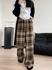 Tara | Vintage ruit broek van wol in de kleur Bruin voor dames in Heritage stijl ideaal voor de herfst.