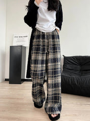 Tara | Vintage ruit broek van wol in de kleur Zwart voor dames in Heritage stijl ideaal voor de herfst.