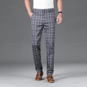 Thijs | Klassieke geruite herenpantalon in de kleur Grijs voor heren in Heritage stijl geschikt voor alle seizoenen.