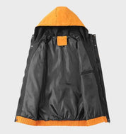 Tom | Warme, lichtgewicht waterdichte jas met zakken en capuchon in de kleur Grijs voor heren in Outdoor stijl ideaal voor de herfst.