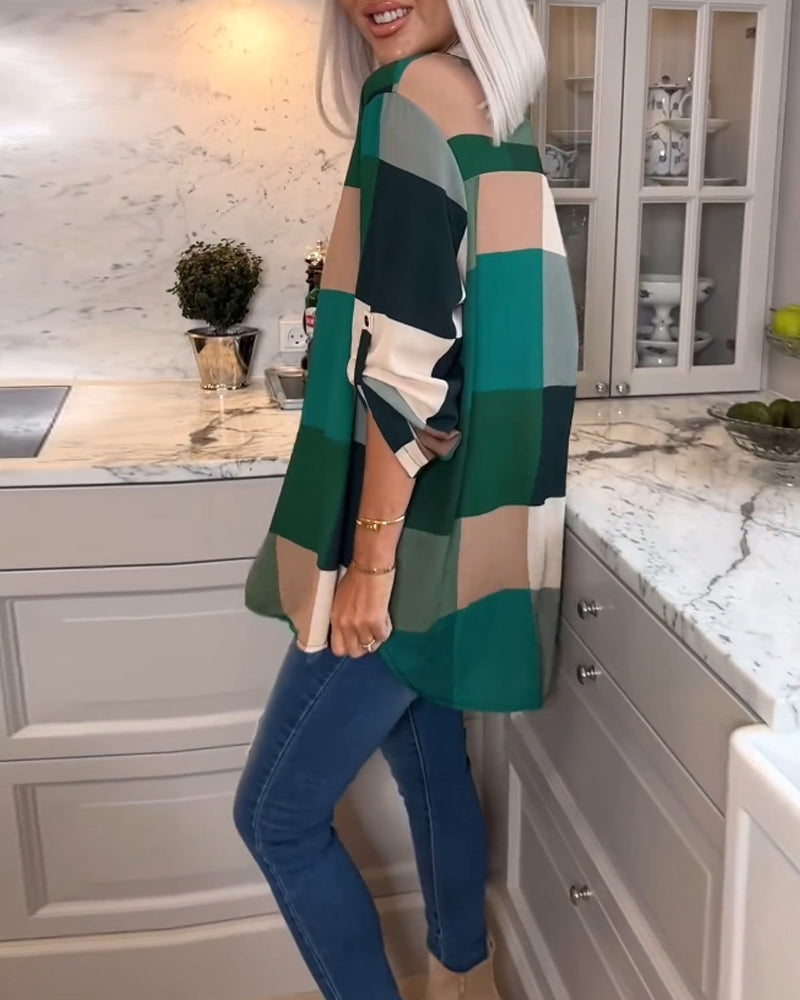 Top met kleurblokken en ruches met V-hals in de kleur Groen voor dames in stijl ideaal voor de herfst.