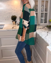 Top met kleurblokken en ruches met V-hals in de kleur Groen voor dames in stijl ideaal voor de herfst.